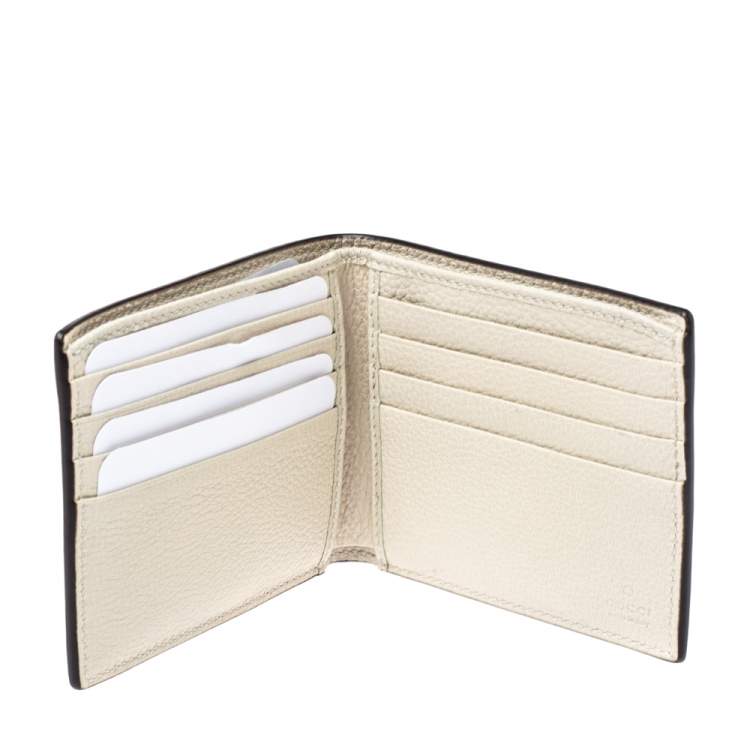 مملوكة مسبقًا Gucci Off White Leather Logo Bifold Wallet 