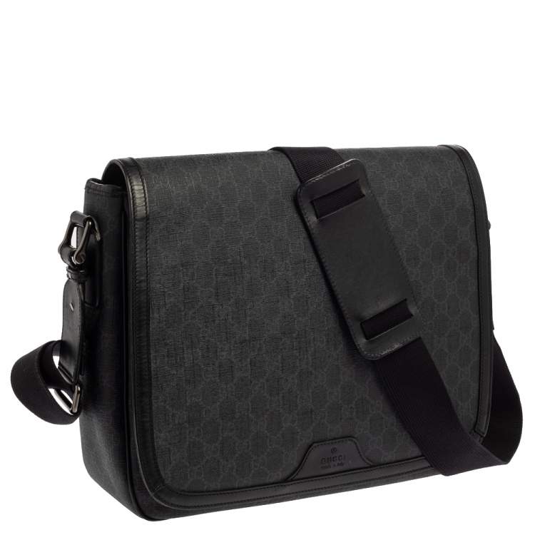 Pre Owned Gucci Black GG Supreme Canvas Messenger Bag