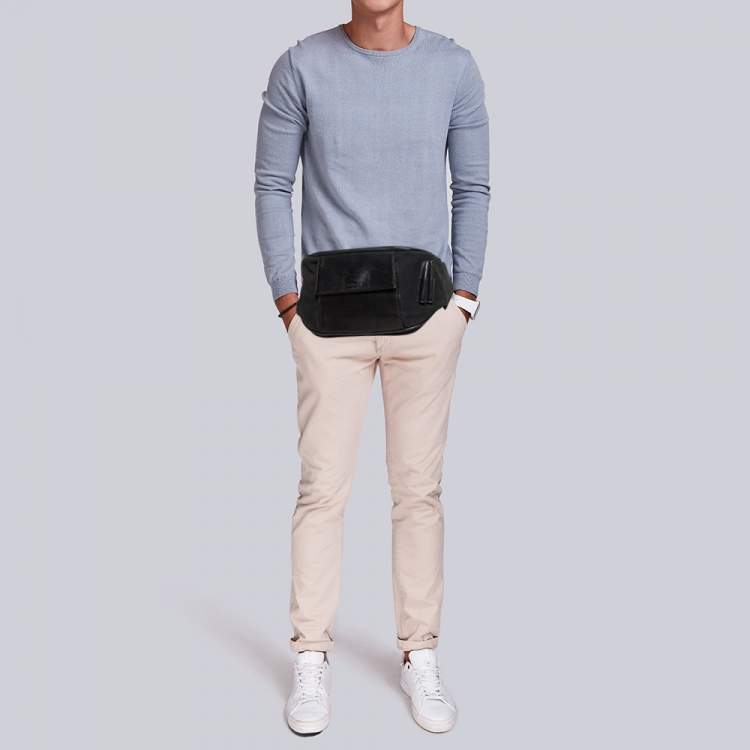 مملوكة مسبقًا Gucci Black Leather And Canvas Belt Bag