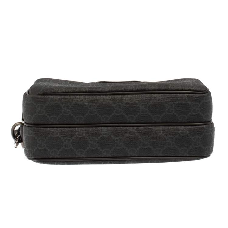 Pre Owned Gucci Black GG Supreme Canvas Wristlet Pouch