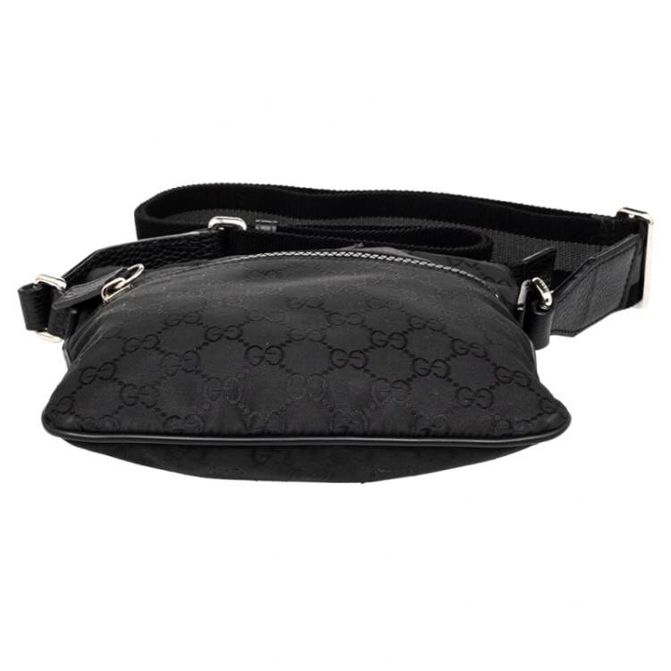 مملوكة مسبقًا Gucci Black GG Nylon and Leather Messenger Bag