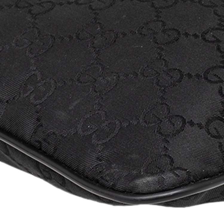 مملوكة مسبقًا Gucci Black GG Nylon and Leather Messenger Bag