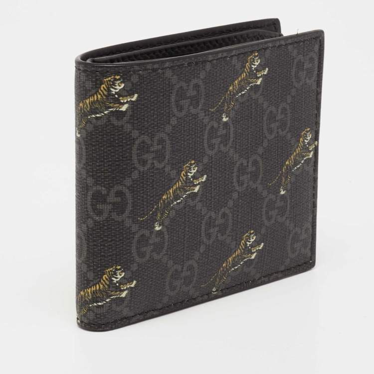 مملوكة مسبقًا Gucci Black/Grey GG Supreme Canvas Tiger Print Bifold Wallet