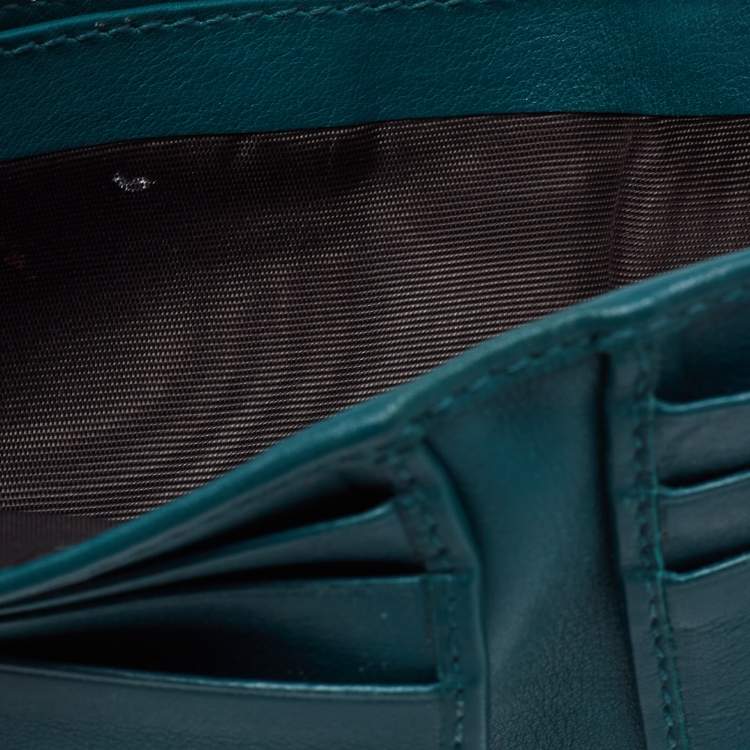 مملوكة مسبقًا Gucci Green Microguccissima Leather Bifold Wallet