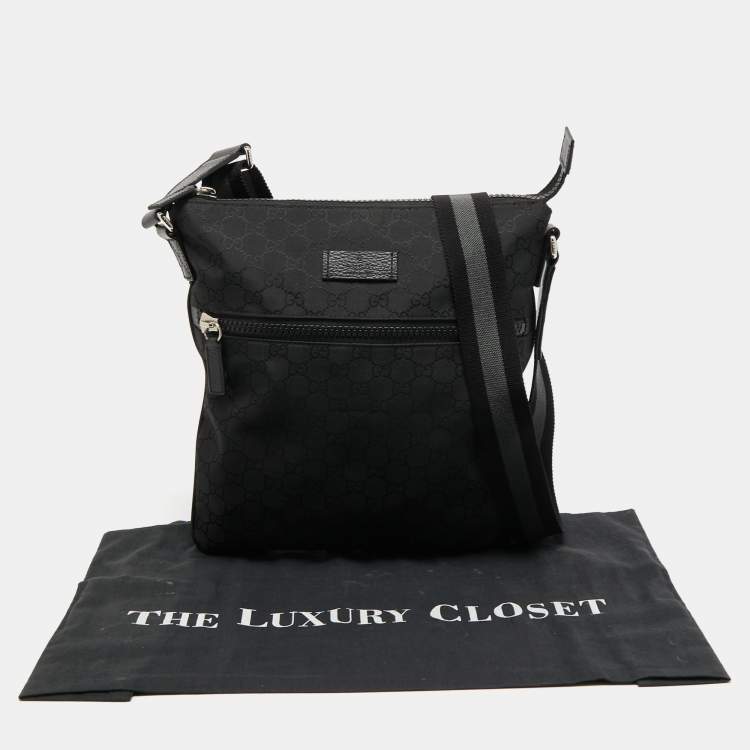 Pre Owned Gucci Black GG Nylon Small Flat Messenger bag