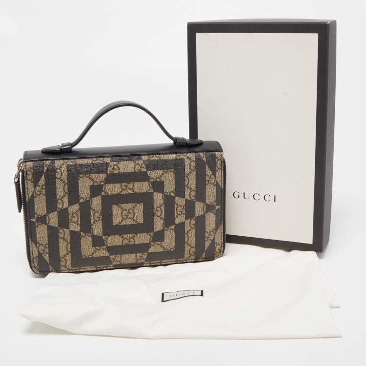 Pre Owned Gucci Black/Beige Printed GG Supreme and Leather Zip Around Travel Clutch