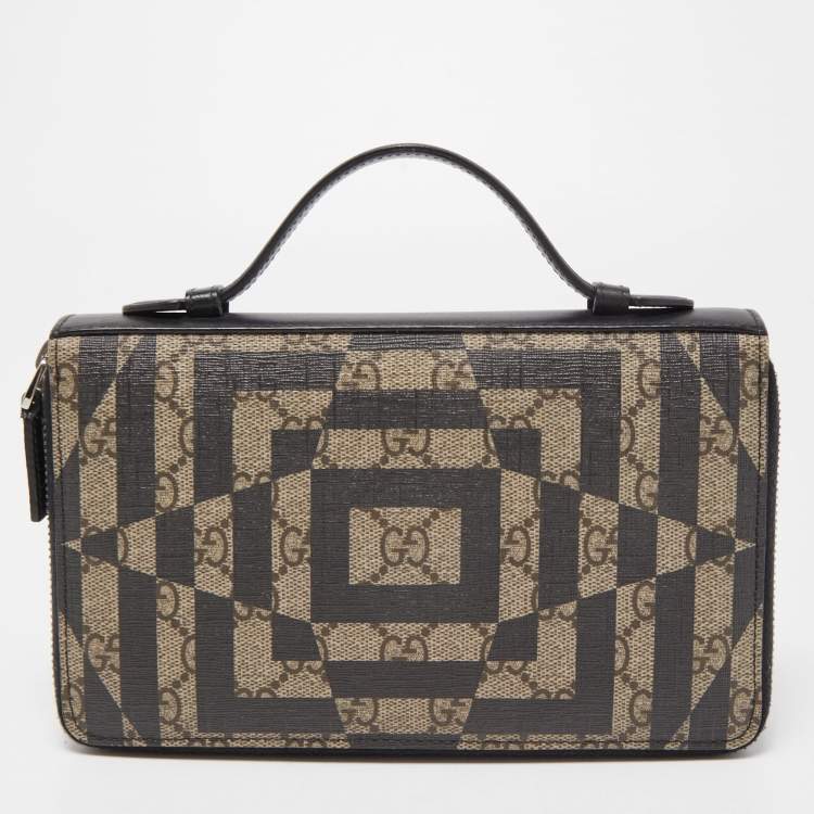 Pre Owned Gucci Black/Beige Printed GG Supreme and Leather Zip Around Travel Clutch