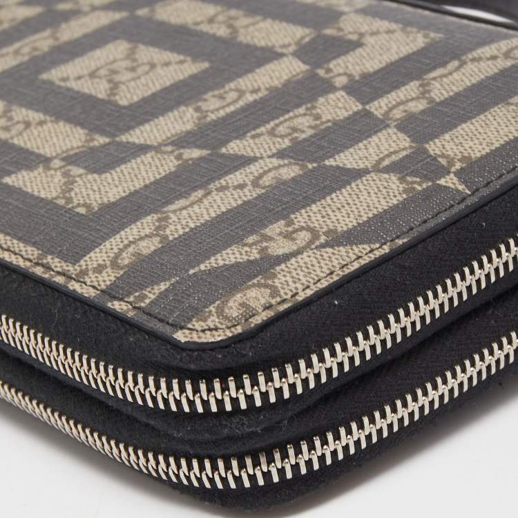 Pre Owned Gucci Black/Beige Printed GG Supreme and Leather Zip Around Travel Clutch