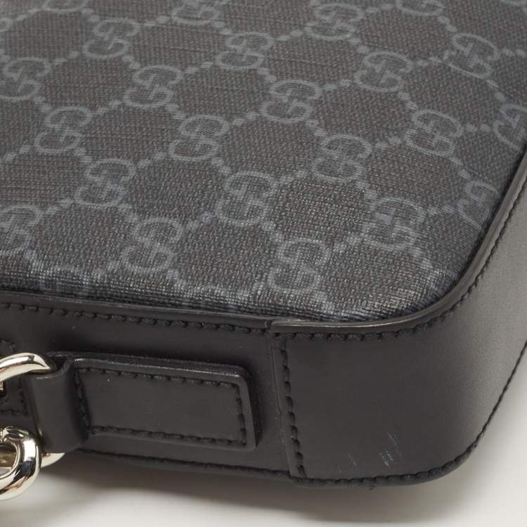 Pre Owned Gucci Black/Grey GG Supreme Canvas Wristlet Pouch