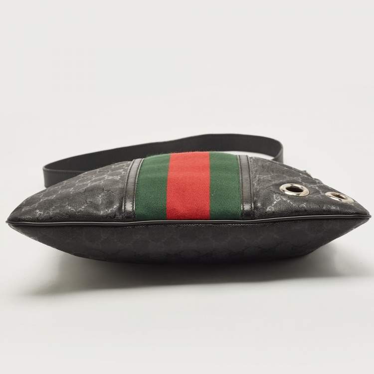 مملوكة مسبقًا Gucci Black GG Imprime Canvas Web Flat Messenger Bag