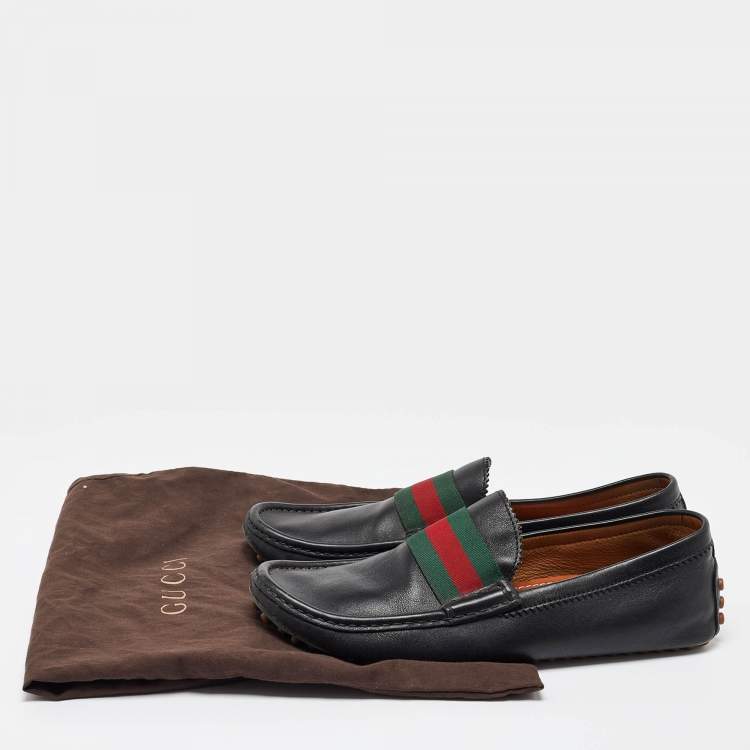 مملوكة مسبقًا Gucci Black Leather Web Trim Slip On Loafers Size 41.5