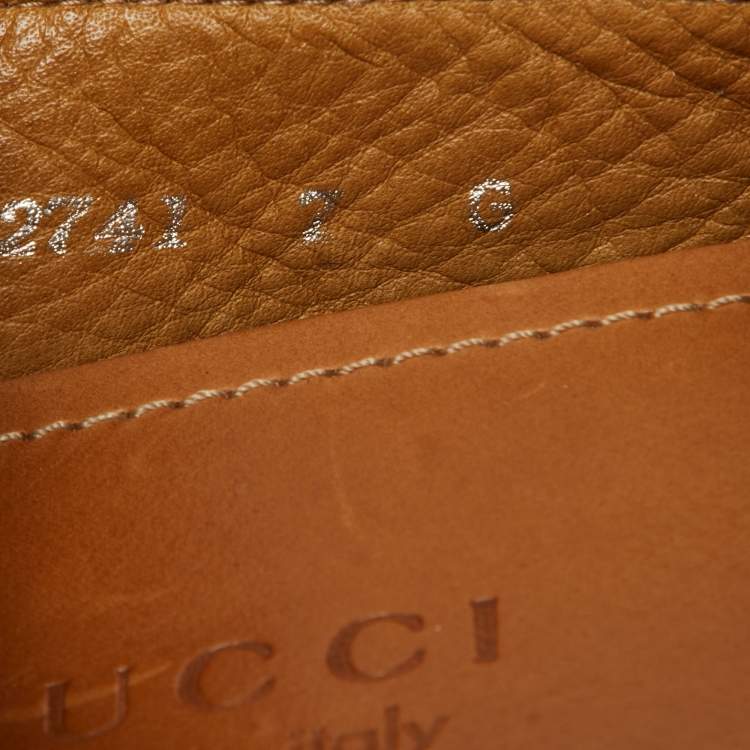 مملوكة مسبقًا Gucci Off White Leather Web Slip On Loafers Size 41