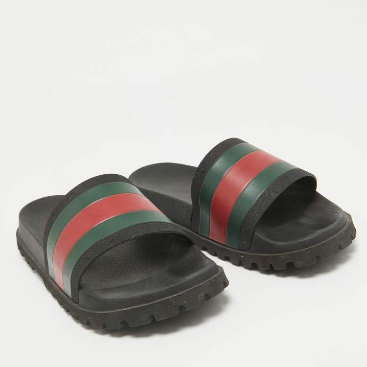 مملوكة مسبقًا Gucci Black Rubber Slide Sandals Size 43