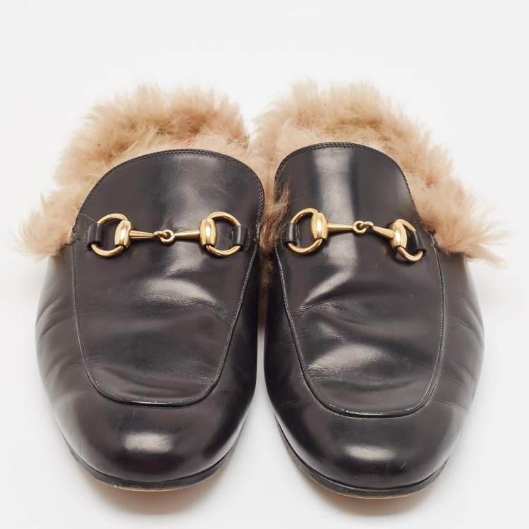 مملوكة مسبقًا Gucci Black Fur and Leather Princetown Mules Size 43