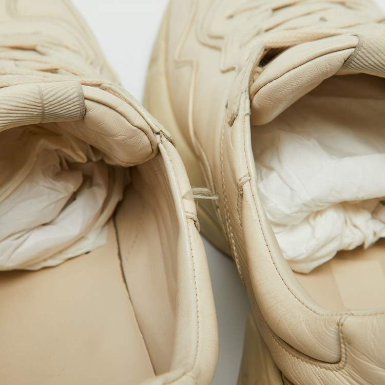 Pre Owned Gucci Cream Leather Rhyton Vintage Gucci Logo Sneakers Size 43.5
