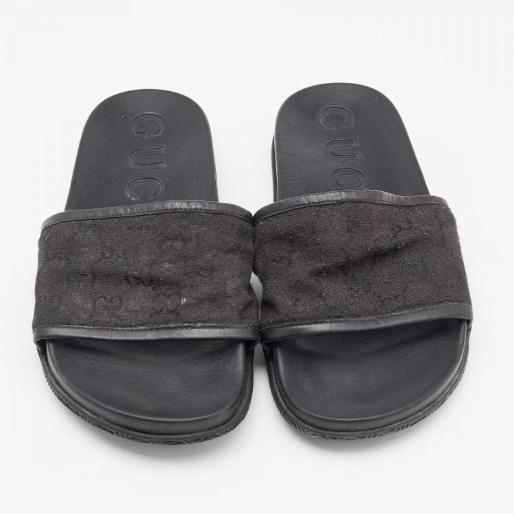 مملوكة مسبقًا Gucci Black GG Canvas and Leather Flat Slides Size 41