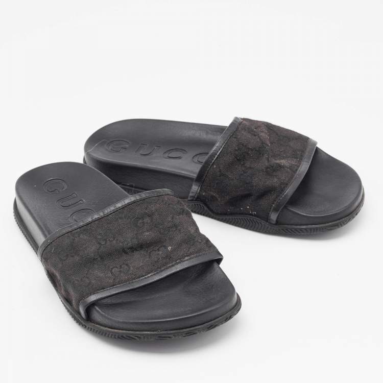 مملوكة مسبقًا Gucci Black GG Canvas and Leather Flat Slides Size 41