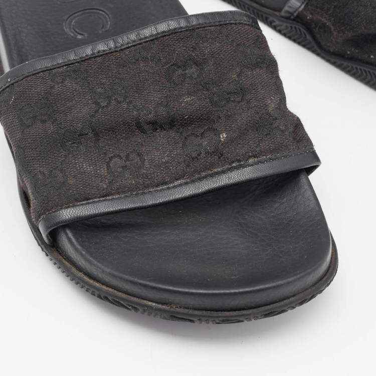 مملوكة مسبقًا Gucci Black GG Canvas and Leather Flat Slides Size 41