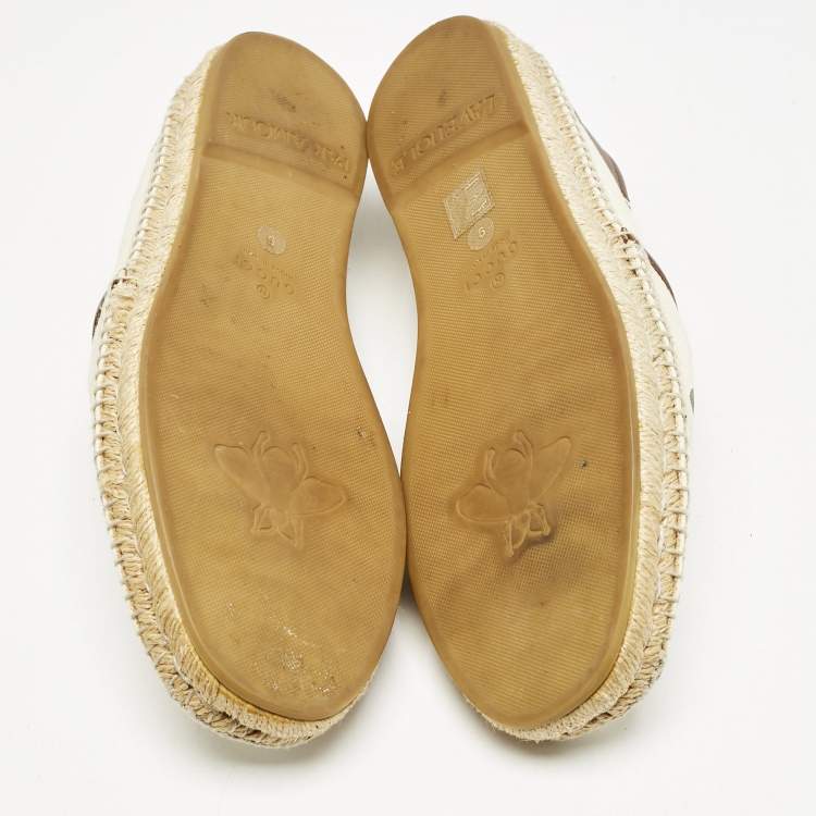 Pre Owned Gucci Off White Canvas Logo Graphic Print Slip On Espadrilles Size 43