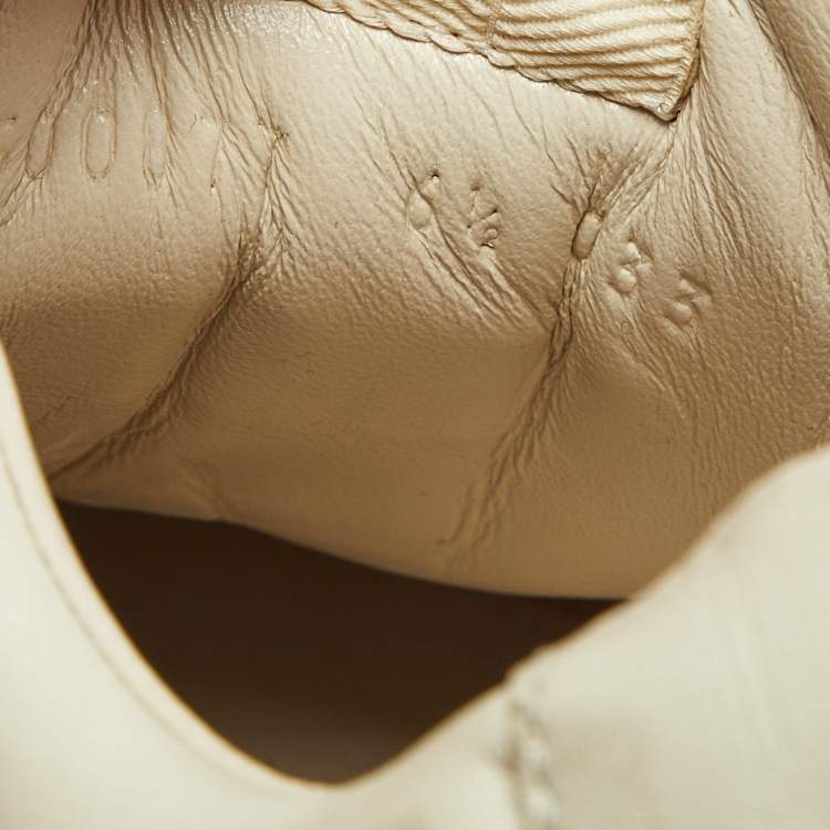 Pre Owned Gucci Off White Leather Vintage Logo Rhyton Sneakers Size 40.5