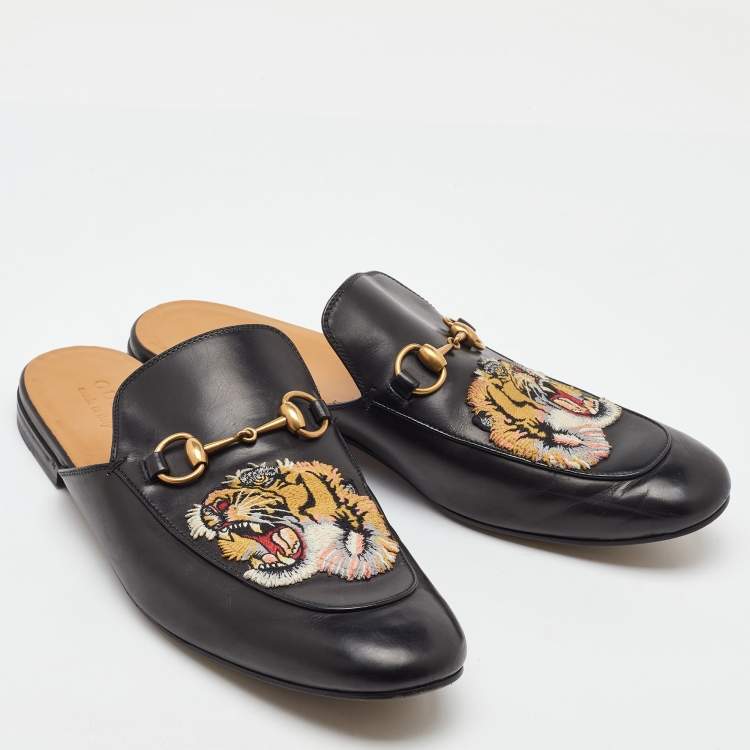 مملوكة مسبقًا Gucci Black Leather Tiger Embroidered Princetown Horsebit Flat Mules Size 44