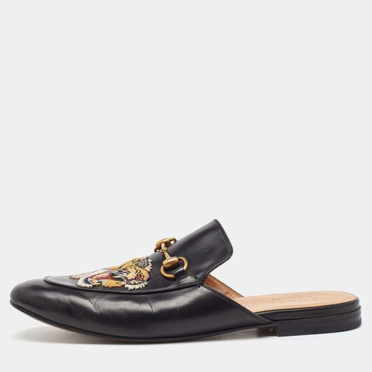 مملوكة مسبقًا Gucci Black Leather Tiger Embroidered Princetown Horsebit Flat Mules Size 44