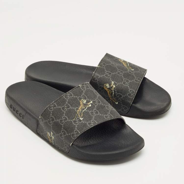 Pre Owned Gucci Black GG Coated Canvas Pool Slide Size 42