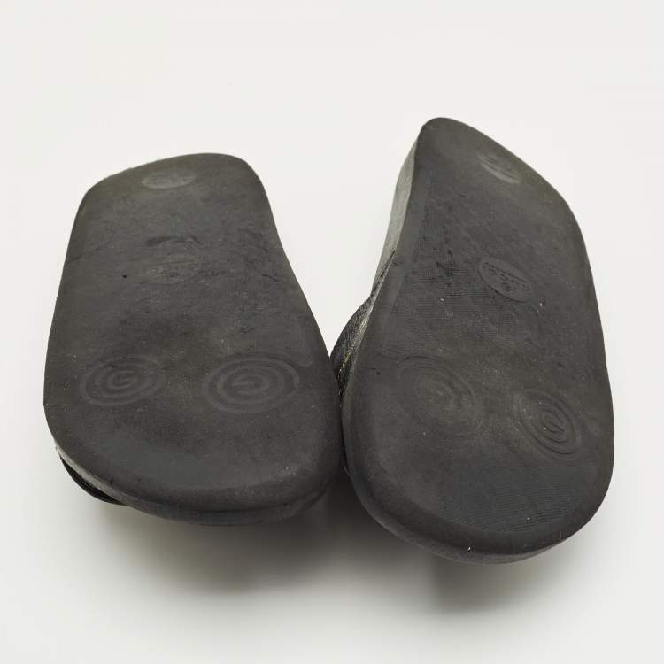 Pre Owned Gucci Black GG Coated Canvas Pool Slide Size 42