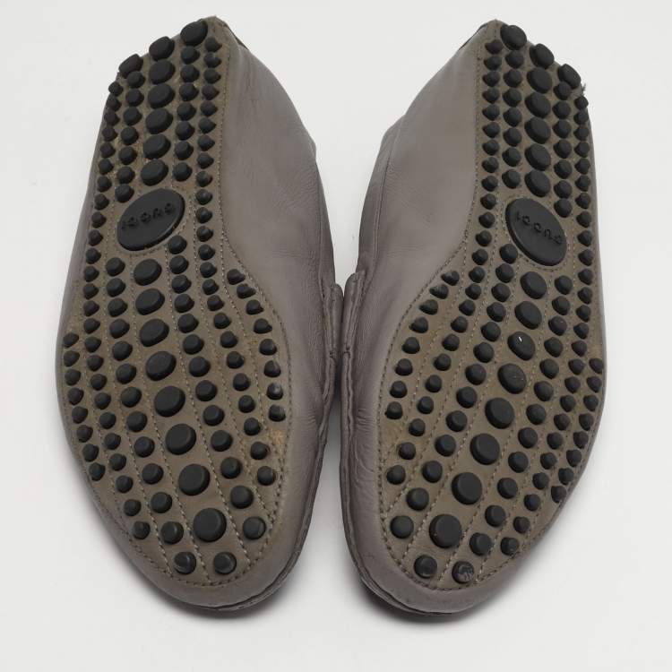 مملوكة مسبقًا Gucci Diamante Size 43 Grey Leather Loafers