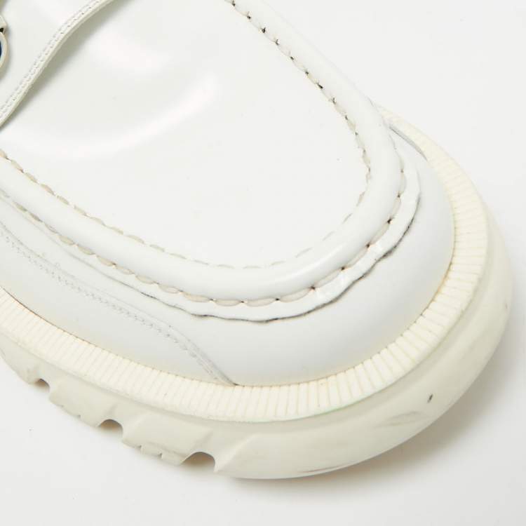 Pre Owned حذاء لوفر رياضي غوتشي حصان جلد أبيض وجلد لامع مقاس 41.5