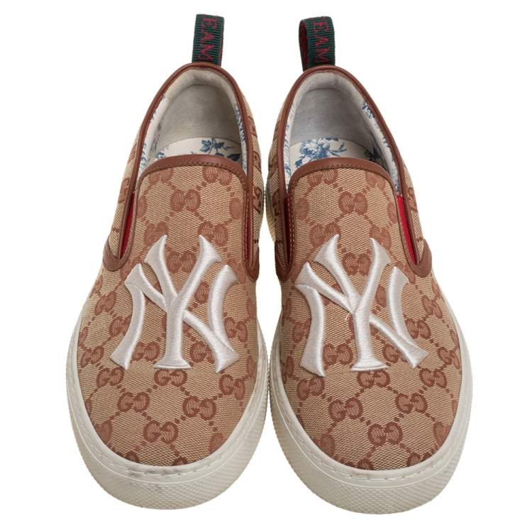 Pre Owned Gucci Beige/Brown GG Canvas MLB NY Yankees Slip On Sneakers Size 40