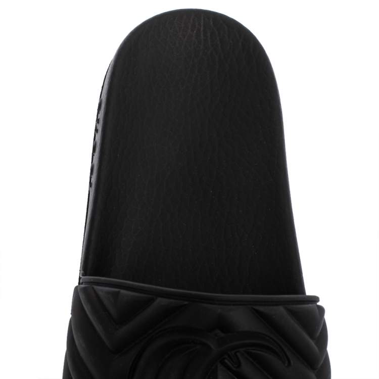 Pre Owned Gucci Black Rubber Matelasse Slide Sandals Size 41
