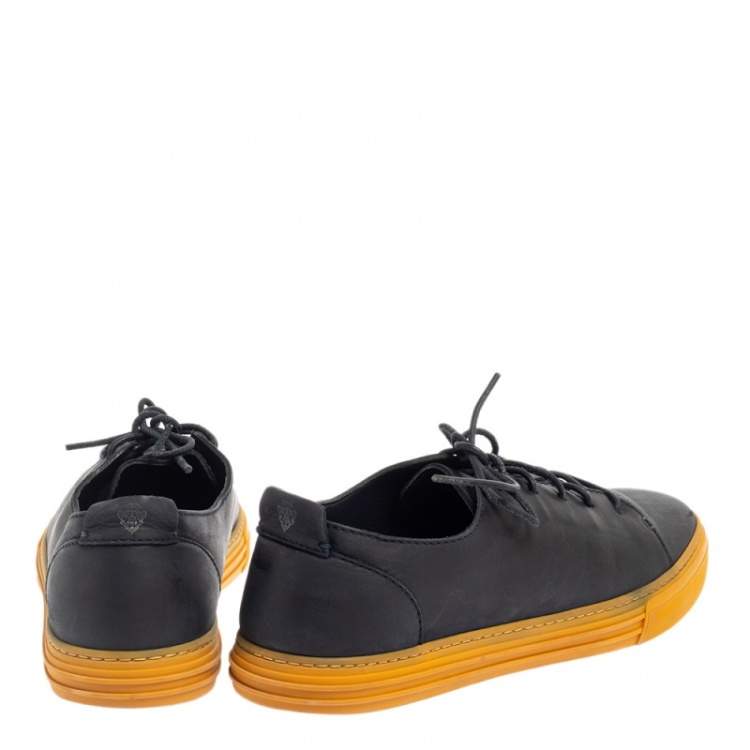 Pre Owned Gucci Navy Blue Leather Low Top Sneakers Size 42