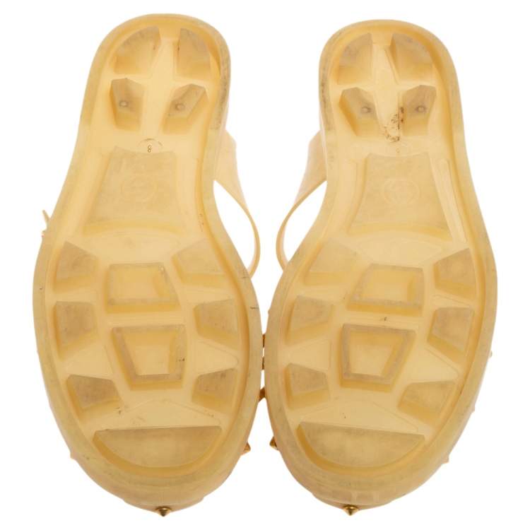 Pre Owned Gucci Beige Rubber Studded Buckle Strap Sandals Size 42