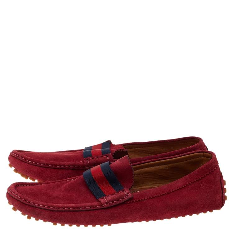 مملوكة مسبقًا Gucci Red Suede Web Detail Slip On Loafers Size 44