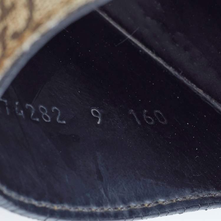Pre Owned Gucci Beige/Brown GG Supreme Canvas Tiger Print Flat Slides Size 43