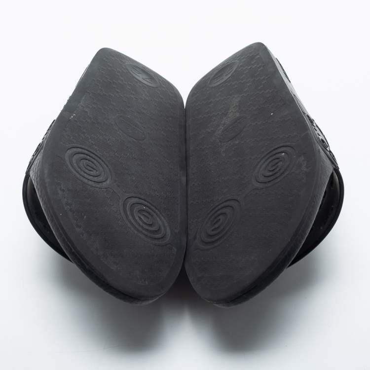 Pre Owned Gucci Black GG Laser Cut Rubber Slides Size 42