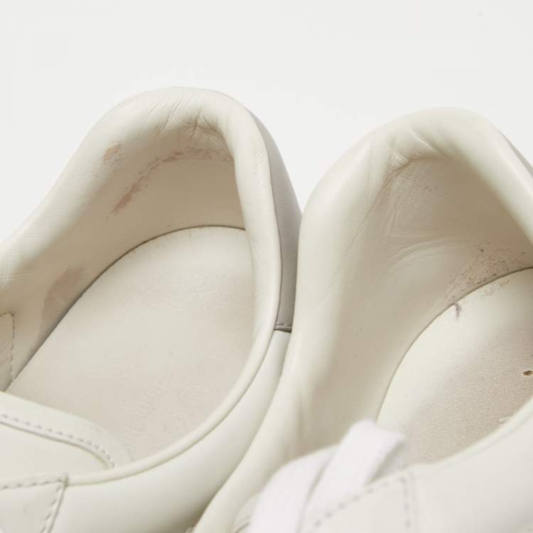 مملوكة مسبقًا Gucci White Perforated Interlocking G Leather Ace Sneakers Size 43.5