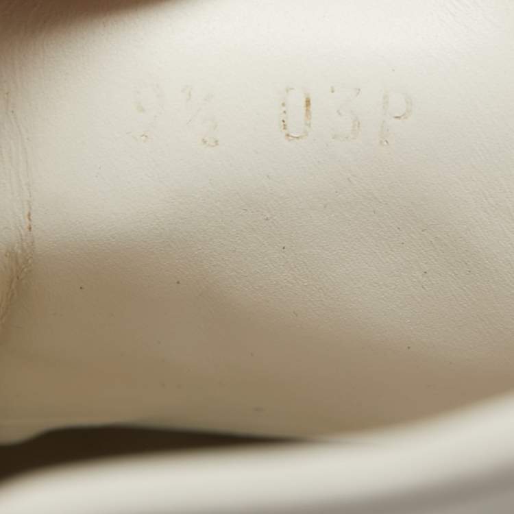 مملوكة مسبقًا Gucci White Perforated Interlocking G Leather Ace Sneakers Size 43.5