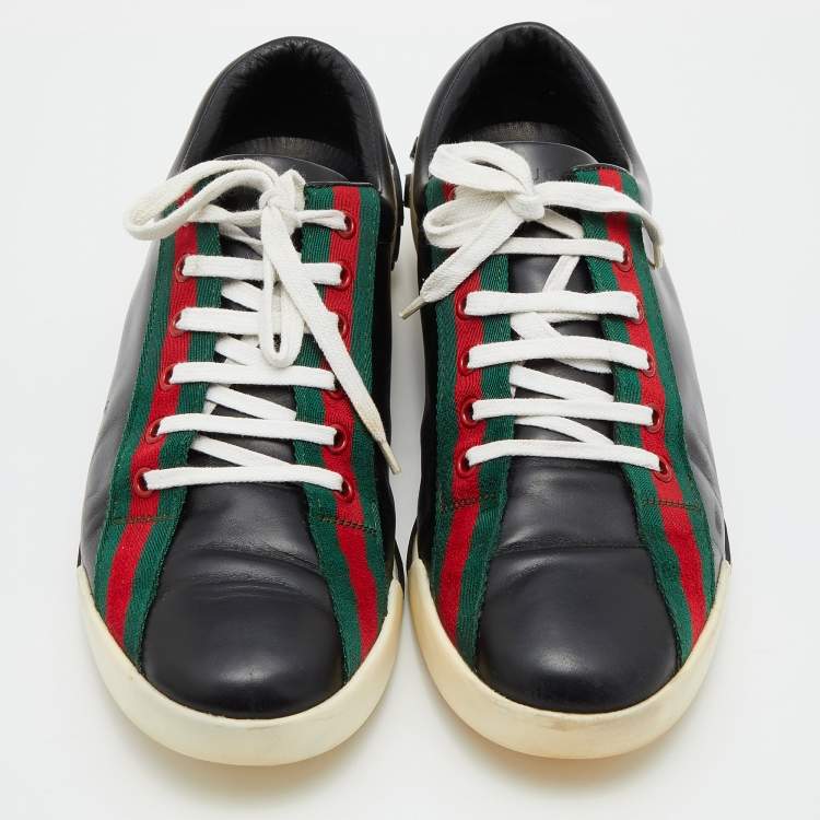 مملوكة مسبقًا Gucci Black Leather Web Detail Low Top Sneakers Size 43