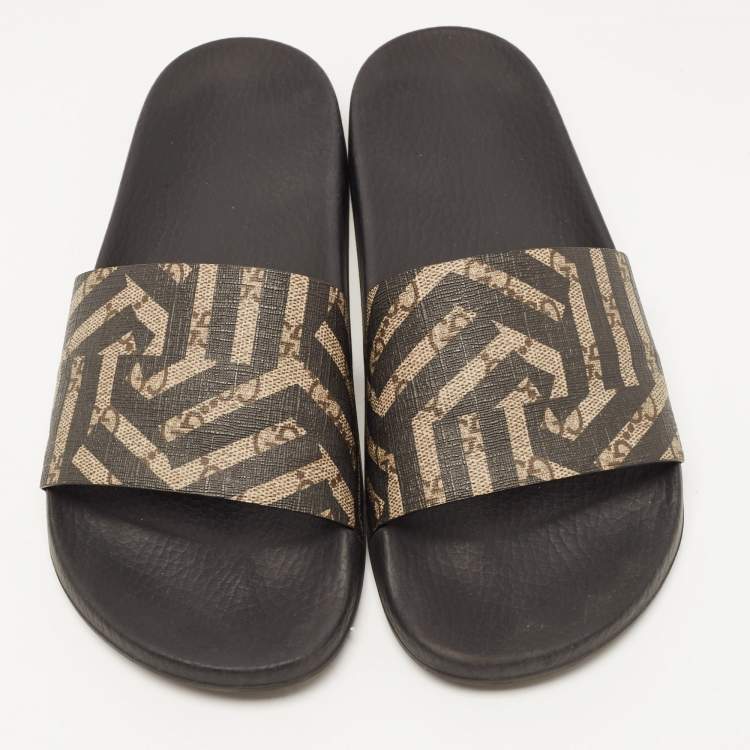 Pre Owned Gucci Two Tone GG Supreme Printed Canvas Slides Size 40