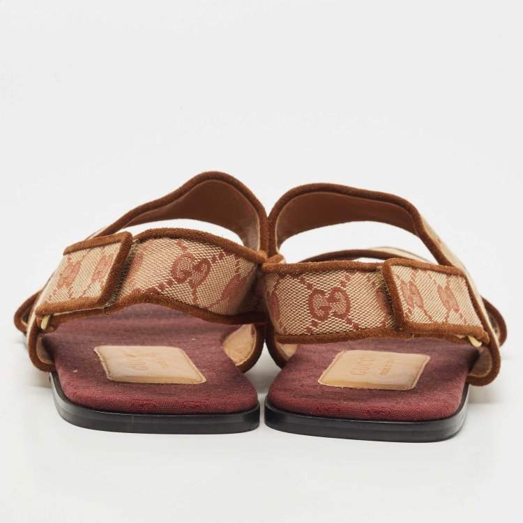 Pre Owned Gucci Beige/Red GG Canvas Flat Sandals Size 42