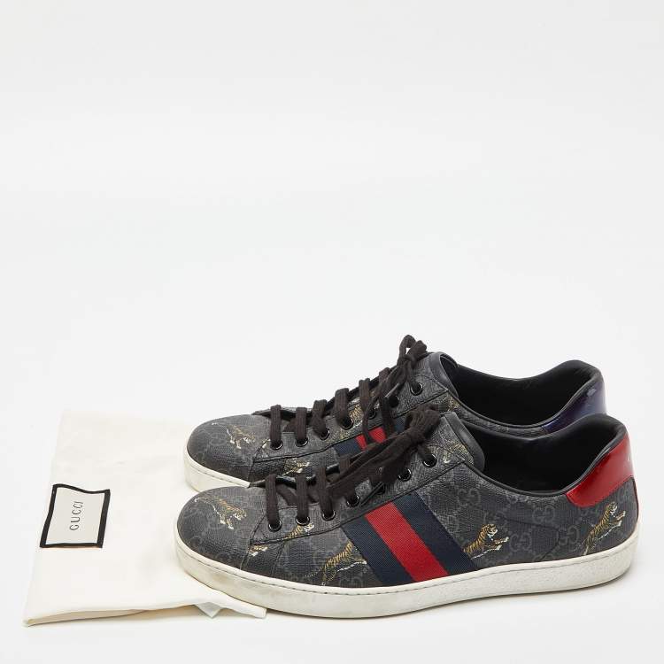 مملوكة مسبقًا Gucci Black GG Supreme Canvas Web Ace Tiger Low Top Sneakers Size 43