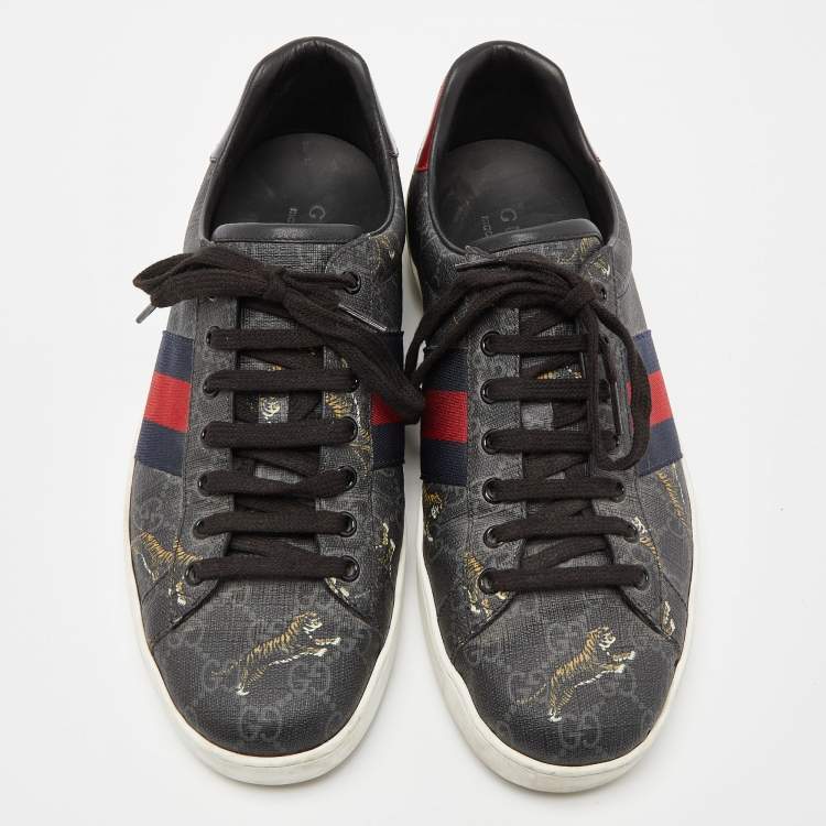 مملوكة مسبقًا Gucci Black GG Supreme Canvas Web Ace Tiger Low Top Sneakers Size 43