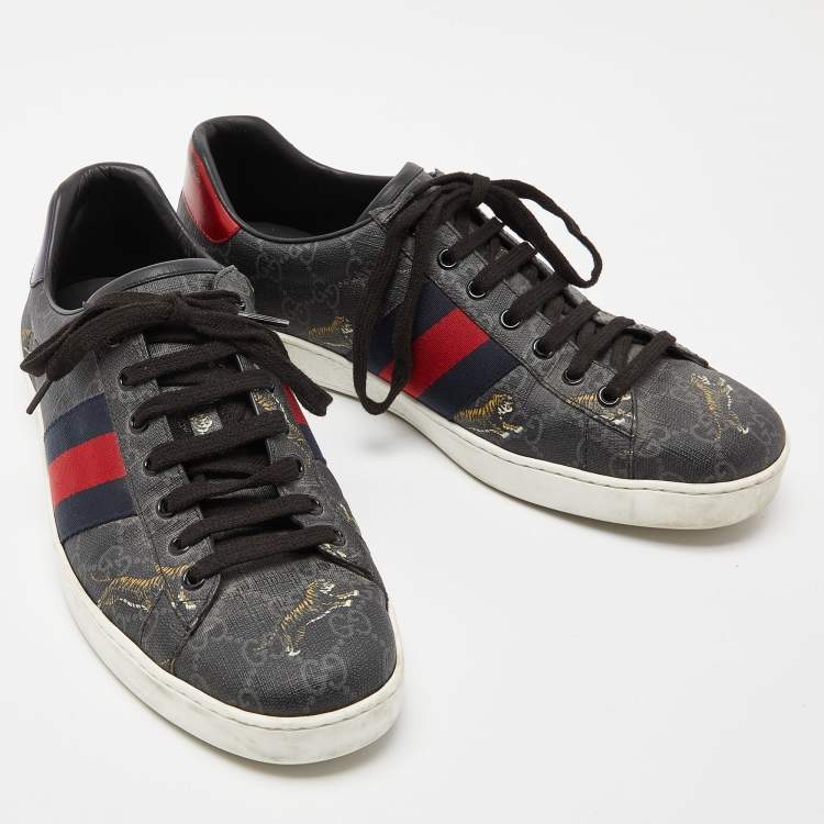 مملوكة مسبقًا Gucci Black GG Supreme Canvas Web Ace Tiger Low Top Sneakers Size 43