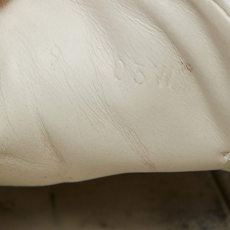 Pre Owned Gucci White Leather Embroidered Bee Ace Sneakers Size 43