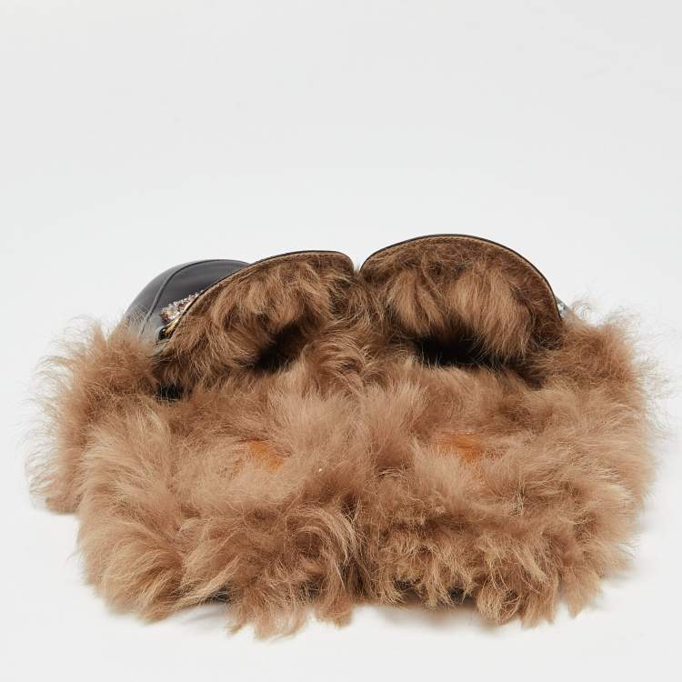 مملوكة مسبقًا Gucci Black Tiger Crystals/Beads Embroidered Leather and Fur Princetown Flat Mules Size 43