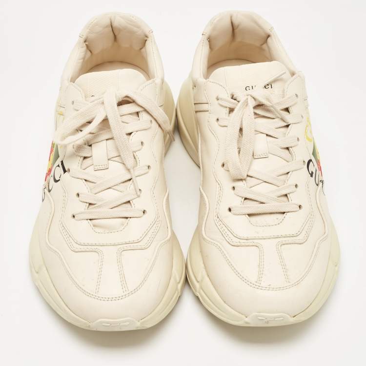مملوكة مسبقًا Gucci Cream Leather Rhyton Logo Low Top Sneakers Size 40