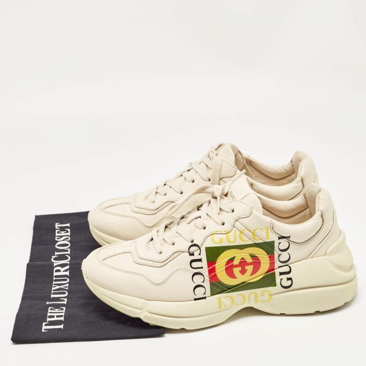 مملوكة مسبقًا Gucci Cream Leather Rhyton Logo Low Top Sneakers Size 40