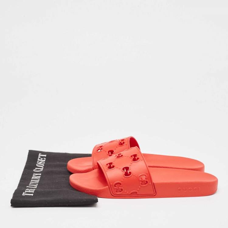 Pre Owned Gucci Red Rubber Flat Slides Size 42 